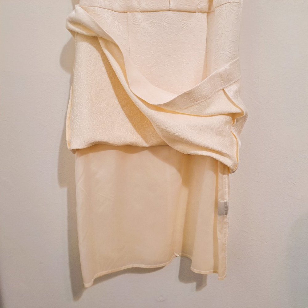 Taylor Embroidered Dress Sheath Style Sleeveless Cream Size 8 - Picture 10 of 13